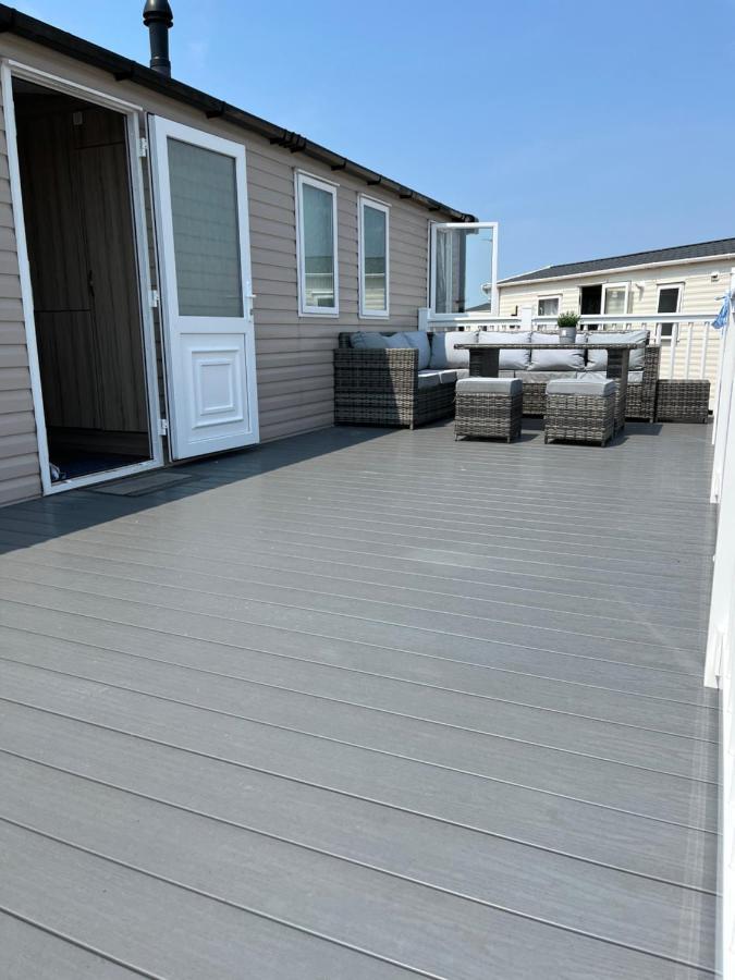 Beautiful Caravan In Trecco Bay! 74 Sycomore Bridgend  Exterior foto